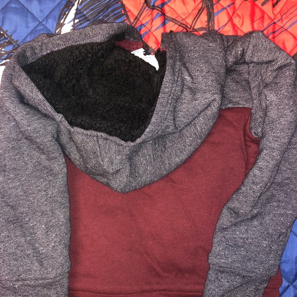 Boys 5 hoodie - Picture 3 of 3